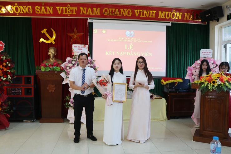 08 HỌC SINH ƯU TÚ TRƯỜNG THPT PHAN HUY CHÚ – QUỐC OAI VINH DỰ ĐƯỢC KẾT NẠP VÀO ĐẢNG- Ảnh 11.