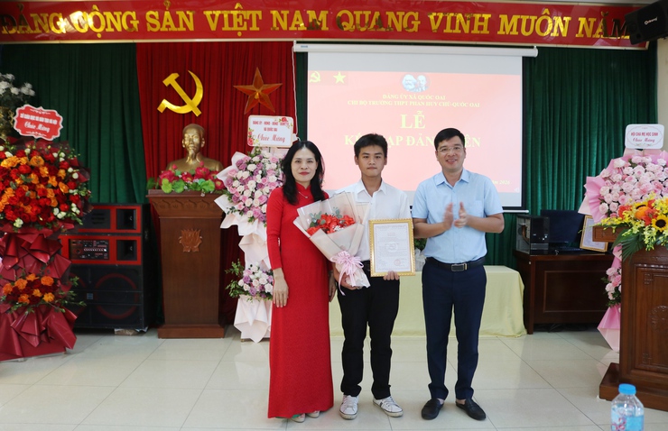 08 HỌC SINH ƯU TÚ TRƯỜNG THPT PHAN HUY CHÚ – QUỐC OAI VINH DỰ ĐƯỢC KẾT NẠP VÀO ĐẢNG- Ảnh 13.