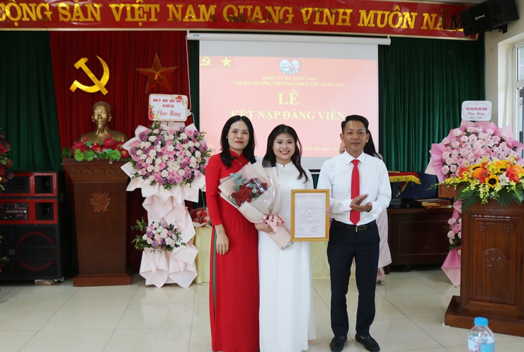 08 HỌC SINH ƯU TÚ TRƯỜNG THPT PHAN HUY CHÚ – QUỐC OAI VINH DỰ ĐƯỢC KẾT NẠP VÀO ĐẢNG- Ảnh 7.