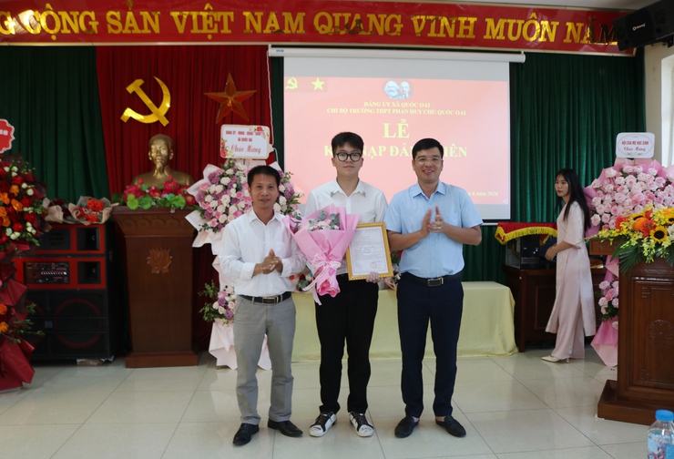 08 HỌC SINH ƯU TÚ TRƯỜNG THPT PHAN HUY CHÚ – QUỐC OAI VINH DỰ ĐƯỢC KẾT NẠP VÀO ĐẢNG- Ảnh 9.