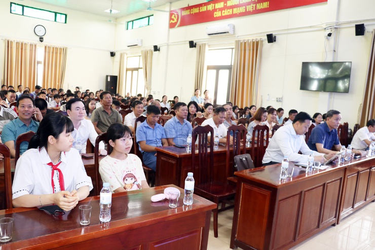 UBND xã Trần Phú: triển khai kế hoạch tháng hành động vì trẻ em năm 2026, biểu dương học sinh giỏi tiêu biểu năm học 2025-2026- Ảnh 1.