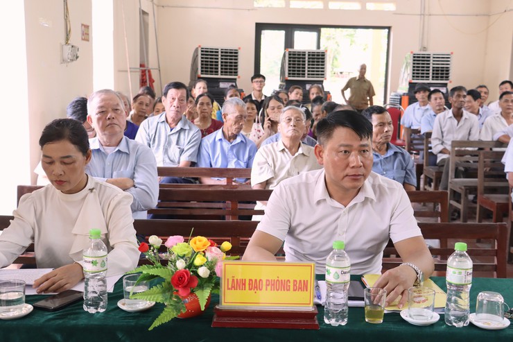Tổ đại biểu số 8 HĐND xã  tiếp xúc cử tri thôn Quang Lãng - Ảnh 2.
