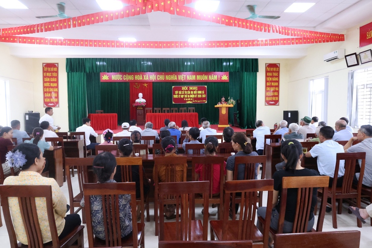Tổ đại biểu HĐND số 5 tiếp xúc cử tri tại Nhà văn hóa thôn Phụ Chính- Ảnh 1.