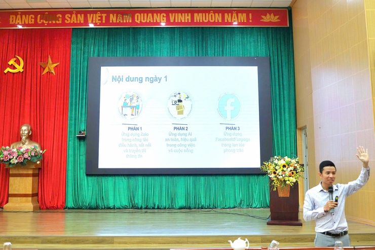 Ủy ban MTTQ Việt Nam phường Xuân Đỉnh tập huấn ứng dụng chuyển đổi số- Ảnh 3.