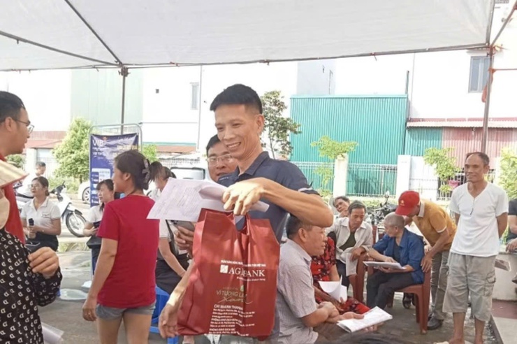 NGƯỜI DÂN THÔN TIÊN LỮ PHẤN KHỞI NGÀY NHẬN TIỀN ĐỀN BÙ – DỰ ÁN KHU ĐÔ THỊ THỂ THAO QUỐC TẾ HÀ NỘI - Ảnh 4.