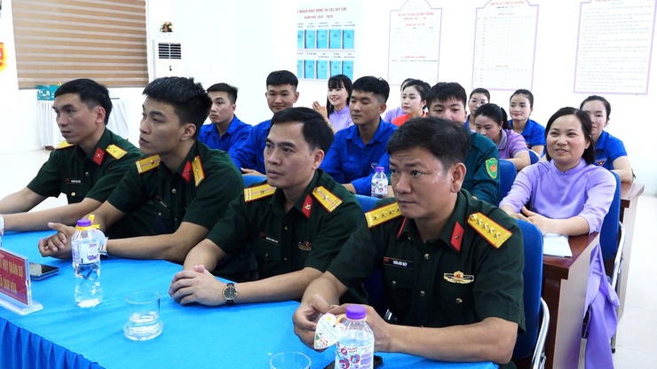 KẾT NGHĨA THẮT CHẶT TÌNH QUÂN DÂN GIỮA BAN CHỈ HUY QUÂN SỰ XÃ VÀ TRƯỜNG MẦM NON XUÂN DƯƠNG- Ảnh 10.