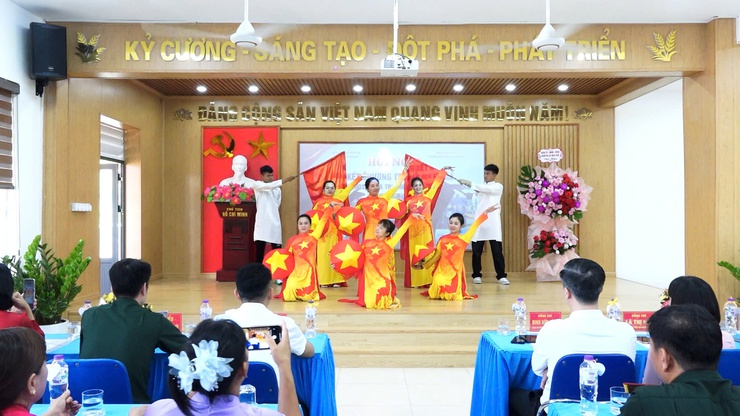 KẾT NGHĨA THẮT CHẶT TÌNH QUÂN DÂN GIỮA BAN CHỈ HUY QUÂN SỰ XÃ VÀ TRƯỜNG MẦM NON XUÂN DƯƠNG- Ảnh 15.