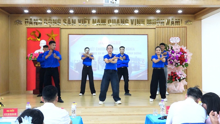 KẾT NGHĨA THẮT CHẶT TÌNH QUÂN DÂN GIỮA BAN CHỈ HUY QUÂN SỰ XÃ VÀ TRƯỜNG MẦM NON XUÂN DƯƠNG- Ảnh 16.