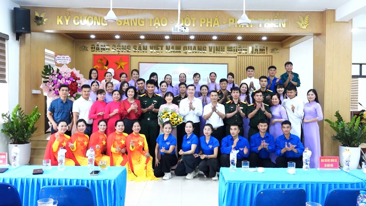 KẾT NGHĨA THẮT CHẶT TÌNH QUÂN DÂN GIỮA BAN CHỈ HUY QUÂN SỰ XÃ VÀ TRƯỜNG MẦM NON XUÂN DƯƠNG- Ảnh 17.