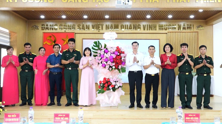 KẾT NGHĨA THẮT CHẶT TÌNH QUÂN DÂN GIỮA BAN CHỈ HUY QUÂN SỰ XÃ VÀ TRƯỜNG MẦM NON XUÂN DƯƠNG- Ảnh 1.