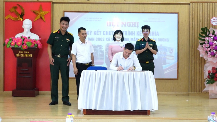KẾT NGHĨA THẮT CHẶT TÌNH QUÂN DÂN GIỮA BAN CHỈ HUY QUÂN SỰ XÃ VÀ TRƯỜNG MẦM NON XUÂN DƯƠNG- Ảnh 3.