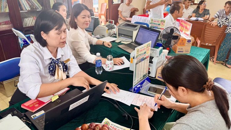 127 HỘ DÂN THÔN TRUNG HÒA PHẤN KHỞI NHẬN TIỀN BỒI THƯỜNG GIẢI PHÓNG MẶT BẰNG DỰ ÁN KHU ĐÔ THỊ THỂ THAO QUỐC TẾ HÀ NỘI- Ảnh 3.