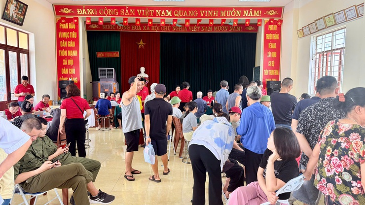 127 HỘ DÂN THÔN TRUNG HÒA PHẤN KHỞI NHẬN TIỀN BỒI THƯỜNG GIẢI PHÓNG MẶT BẰNG DỰ ÁN KHU ĐÔ THỊ THỂ THAO QUỐC TẾ HÀ NỘI- Ảnh 1.