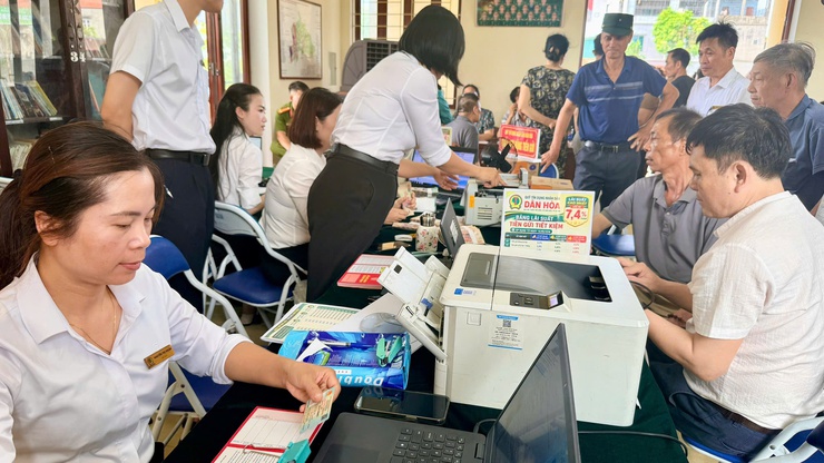 127 HỘ DÂN THÔN TRUNG HÒA PHẤN KHỞI NHẬN TIỀN BỒI THƯỜNG GIẢI PHÓNG MẶT BẰNG DỰ ÁN KHU ĐÔ THỊ THỂ THAO QUỐC TẾ HÀ NỘI- Ảnh 4.