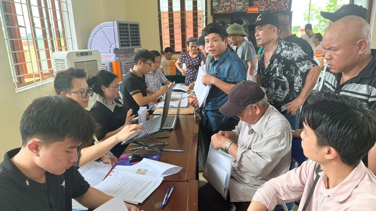 127 HỘ DÂN THÔN TRUNG HÒA PHẤN KHỞI NHẬN TIỀN BỒI THƯỜNG GIẢI PHÓNG MẶT BẰNG DỰ ÁN KHU ĐÔ THỊ THỂ THAO QUỐC TẾ HÀ NỘI- Ảnh 2.