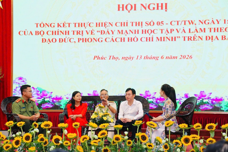 PHÚC THỌ TỔNG KẾT THỰC HIỆN CHỈ THỊ 05 CỦA BỘ CHÍNH TRỊ VỀ ĐẨY MẠNH HỌC TẬP VÀ LÀM THEO TƯ TƯỞNG, ĐẠO ĐỨC, PHONG CÁCH HỒ CHÍ MINH

- Ảnh 6.
