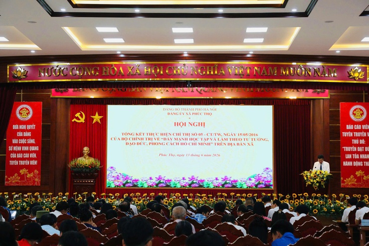PHÚC THỌ TỔNG KẾT THỰC HIỆN CHỈ THỊ 05 CỦA BỘ CHÍNH TRỊ VỀ ĐẨY MẠNH HỌC TẬP VÀ LÀM THEO TƯ TƯỞNG, ĐẠO ĐỨC, PHONG CÁCH HỒ CHÍ MINH

- Ảnh 9.