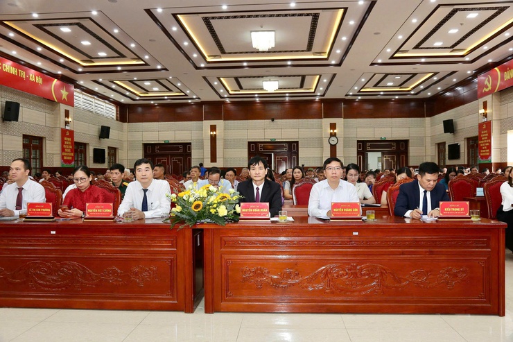 PHÚC THỌ TỔNG KẾT THỰC HIỆN CHỈ THỊ 05 CỦA BỘ CHÍNH TRỊ VỀ ĐẨY MẠNH HỌC TẬP VÀ LÀM THEO TƯ TƯỞNG, ĐẠO ĐỨC, PHONG CÁCH HỒ CHÍ MINH

- Ảnh 5.