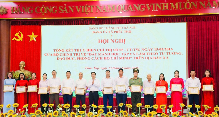 PHÚC THỌ TỔNG KẾT THỰC HIỆN CHỈ THỊ 05 CỦA BỘ CHÍNH TRỊ VỀ ĐẨY MẠNH HỌC TẬP VÀ LÀM THEO TƯ TƯỞNG, ĐẠO ĐỨC, PHONG CÁCH HỒ CHÍ MINH

- Ảnh 8.