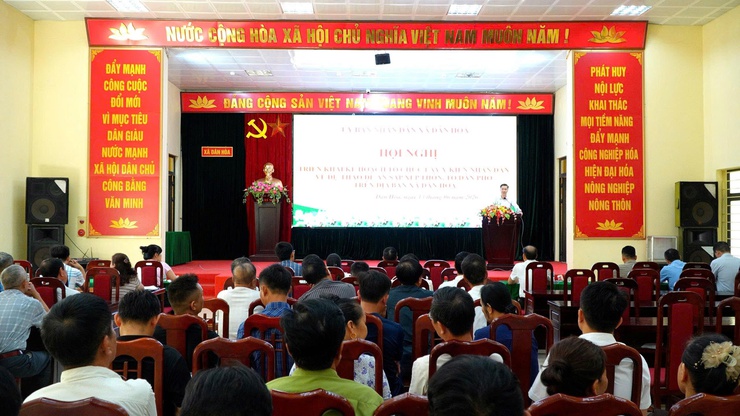 HỘI NGHỊ TRIỂN KHAI LẤY Ý KIẾN NHÂN DÂN VỀ ĐỀ ÁN SẮP XẾP THÔN, TỔ DÂN PHỐ TẠI XÃ DÂN HÒA- Ảnh 9.