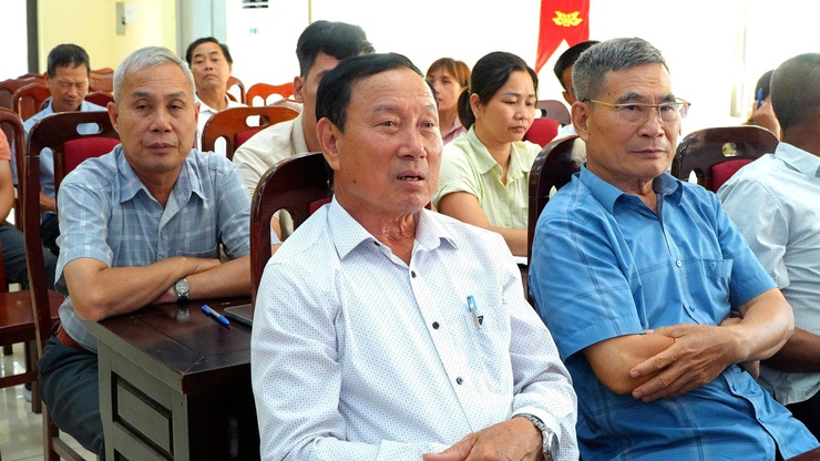 HỘI NGHỊ TRIỂN KHAI LẤY Ý KIẾN NHÂN DÂN VỀ ĐỀ ÁN SẮP XẾP THÔN, TỔ DÂN PHỐ TẠI XÃ DÂN HÒA- Ảnh 8.