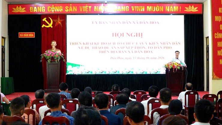 HỘI NGHỊ TRIỂN KHAI LẤY Ý KIẾN NHÂN DÂN VỀ ĐỀ ÁN SẮP XẾP THÔN, TỔ DÂN PHỐ TẠI XÃ DÂN HÒA- Ảnh 1.