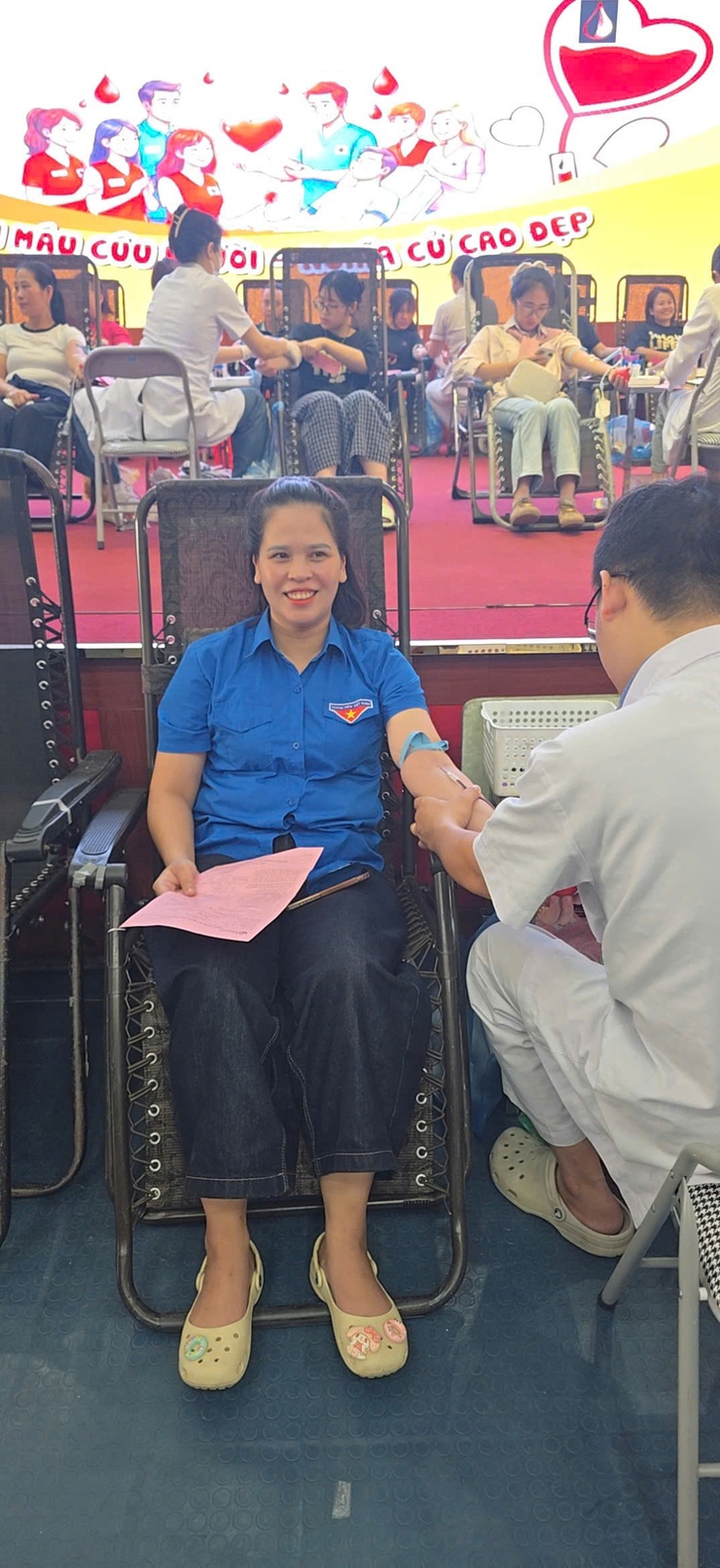 ĐỒNG CHÍ LÊ THỊ HỒNG – NỮ CÁN BỘ ĐOÀN TIÊN PHONG HƠN 20 LẦN TRAO SỰ SỐNG TỪ NHỮNG GIỌT MÁU HỒNG- Ảnh 1.