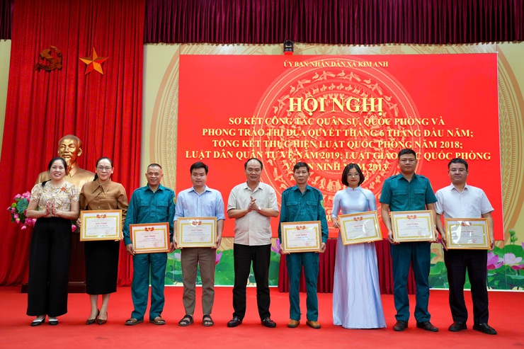 XÃ KIM ANH TỔ CHỨC HỘI NGHỊ SƠ KẾT CÔNG TÁC QUÂN SỰ, QUỐC PHÒNG 6 THÁNG ĐẦU NĂM 2026; TỔNG KẾT THỰC HIỆN LUẬT QUỐC PHÒNG NĂM 2018, LUẬT DÂN QUÂN TỰ VỆ NĂM 2019 VÀ LUẬT GIÁO DỤC QUỐC PHÒNG VÀ AN NINH NĂM 2013.- Ảnh 3.
