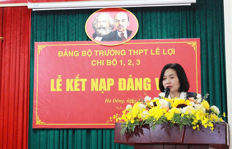 Đảng bộ Trường THPT Lê Lợi kết nạp 9 đảng viên mới- Ảnh 3.