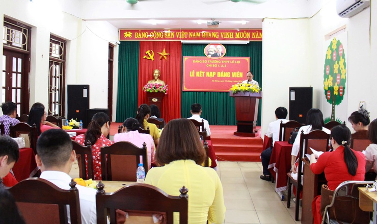 Đảng bộ Trường THPT Lê Lợi kết nạp 9 đảng viên mới- Ảnh 4.