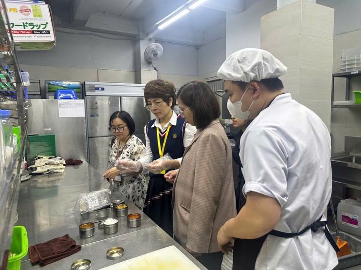 PHƯỜNG Ô CHỢ DỪA TĂNG CƯỜNG CÔNG KHAI, MINH BẠCH VỀ AN TOÀN THỰC PHẨM TRÊN ĐỊA BÀN- Ảnh 2.