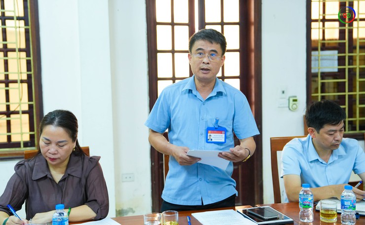 ĐOÀN KIỂM TRA BAN CHỈ ĐẠO THỰC HIỆN QUY CHẾ DÂN CHỦ XÃ QUỐC OAI KIỂM TRA VIỆC THỰC HIỆN QUY CHẾ DÂN CHỦ TẠI BAN QUẢN LÝ DỰ ÁN ĐẦU TƯ - HẠ TẦNG XÃ- Ảnh 5.