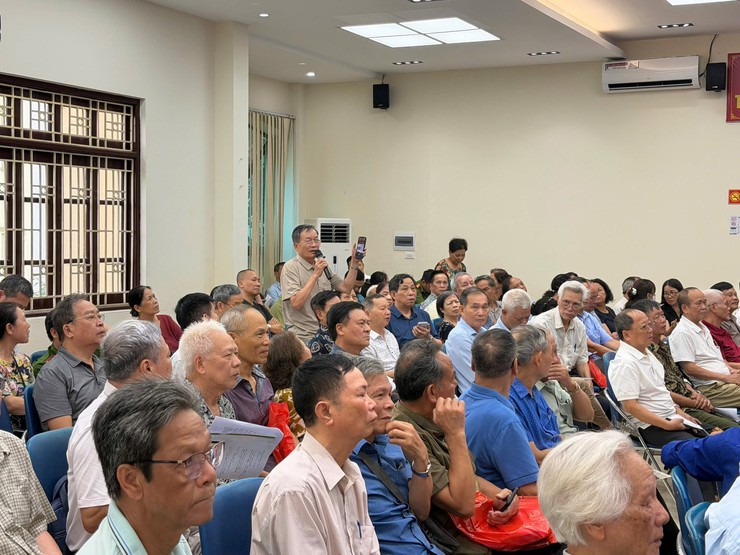 PHƯỜNG LÁNG TỔ CHỨC HỘI NGHỊ TRIỂN KHAI ĐỀ ÁN SẮP XẾP, ĐẶT TÊN TỔ DÂN PHỐ VÀ TẬP HUẤN CÔNG TÁC LẤY Ý KIẾN NHÂN DÂN- Ảnh 3.