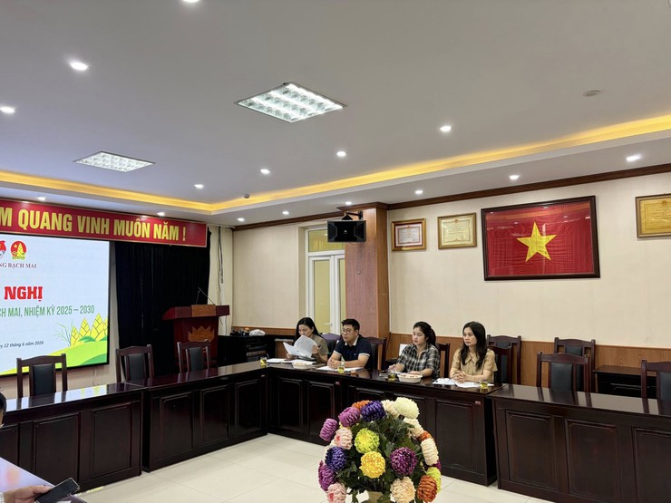 HỘI ĐỒNG ĐỘI PHƯỜNG BẠCH MAI TỔ CHỨC HỘI NGHỊ BÌNH XÉT, ĐÁNH GIÁ THI ĐUA CÔNG TÁC ĐỘI VÀ PHONG TRÀO THIẾU NHI NĂM HỌC 2025 - 2026- Ảnh 2.