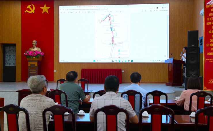 Ủy ban MTTQ xã Bát Tràng phối hợp triển khai tuyên truyền, vận động các hộ kinh doanh thực hiện giải tỏa điểm kinh doanh tự phát tại thôn 1 Làng cổ Bát Tràng- Ảnh 1.