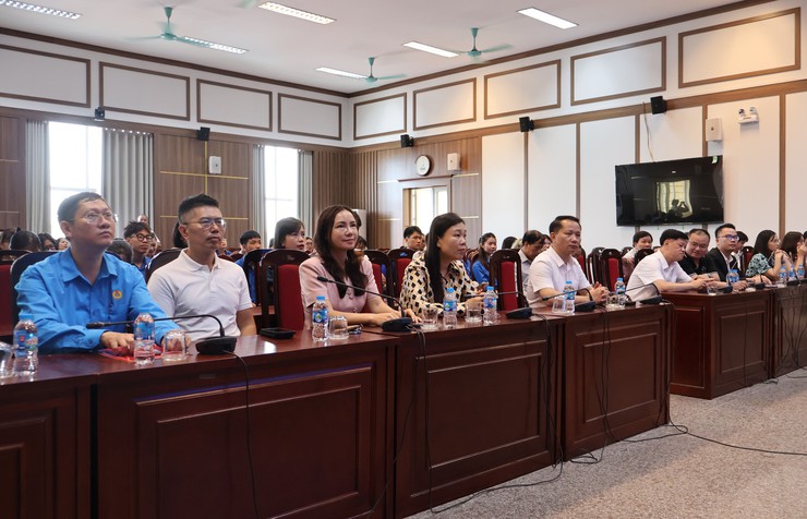 Sôi nổi chương trình Ngày hội Việc làm và Hướng nghiệp dạy nghề phường Đông Ngạc- Ảnh 1.