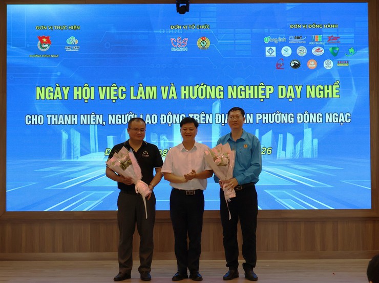 Sôi nổi chương trình Ngày hội Việc làm và Hướng nghiệp dạy nghề phường Đông Ngạc- Ảnh 3.