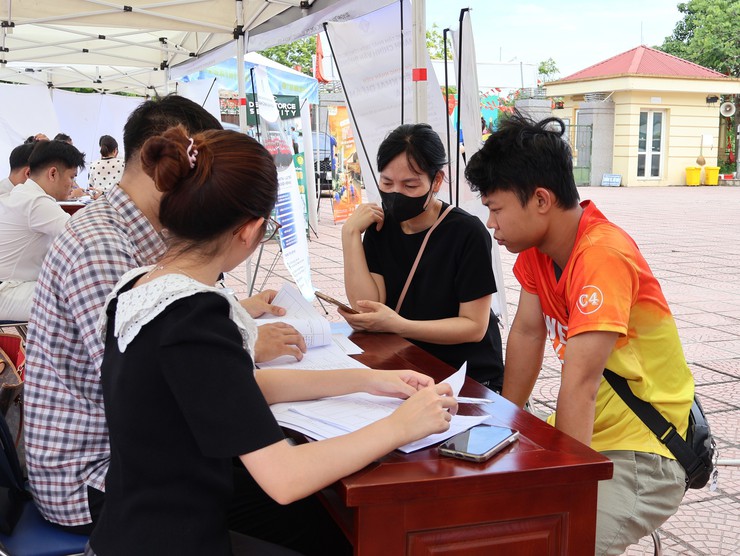 Sôi nổi chương trình Ngày hội Việc làm và Hướng nghiệp dạy nghề phường Đông Ngạc- Ảnh 8.