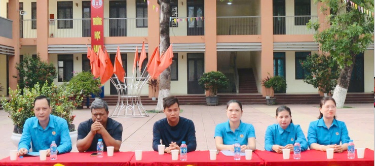 Công đoàn xã Phúc Thọ tổ chức chương trình trang bị kỹ năng phòng, chống đuối nước cho thanh thiếu nhi- Ảnh 2.