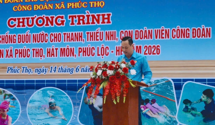 Công đoàn xã Phúc Thọ tổ chức chương trình trang bị kỹ năng phòng, chống đuối nước cho thanh thiếu nhi- Ảnh 1.
