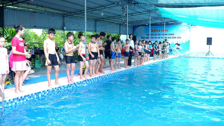 DÂN HÒA KHAI MẠC LỚP TẬP HUẤN PHỔ CẬP BƠI CHO HỌC SINH HÈ 2026 – PHÒNG CHỐNG ĐUỐI NƯỚC, TRANG BỊ KỸ NĂNG AN TOÀN- Ảnh 8.
