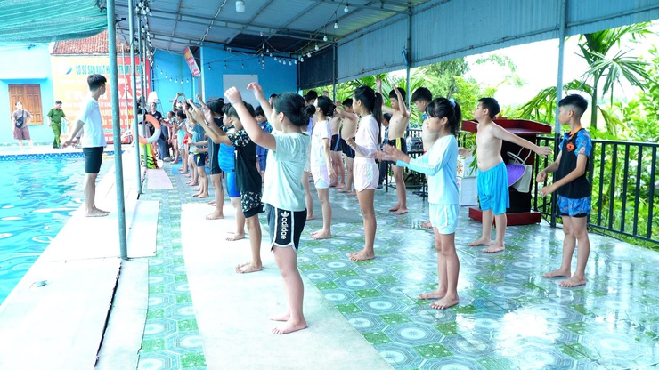 DÂN HÒA KHAI MẠC LỚP TẬP HUẤN PHỔ CẬP BƠI CHO HỌC SINH HÈ 2026 – PHÒNG CHỐNG ĐUỐI NƯỚC, TRANG BỊ KỸ NĂNG AN TOÀN- Ảnh 7.