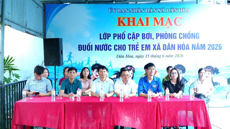 DÂN HÒA KHAI MẠC LỚP TẬP HUẤN PHỔ CẬP BƠI CHO HỌC SINH HÈ 2026 – PHÒNG CHỐNG ĐUỐI NƯỚC, TRANG BỊ KỸ NĂNG AN TOÀN- Ảnh 1.