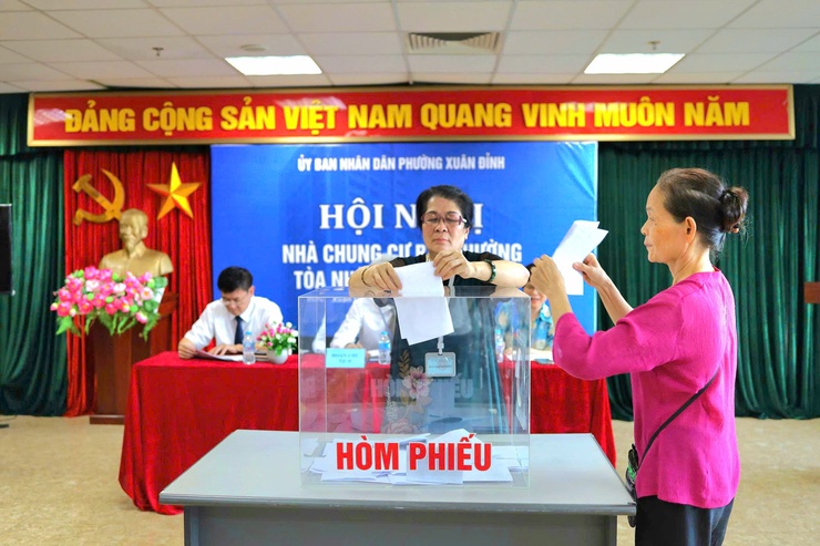UBND phường Xuân Đỉnh tổ chức thành công Hội nghị bầu Ban quản trị tòa nhà chung cư N04B- Ảnh 10.