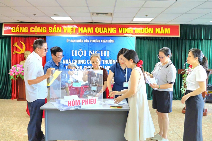 UBND phường Xuân Đỉnh tổ chức thành công Hội nghị bầu Ban quản trị tòa nhà chung cư N04B- Ảnh 2.