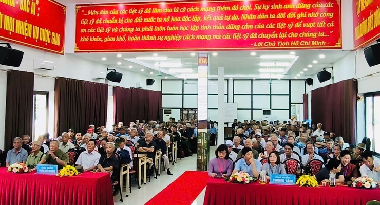DÂN HÒA TỔ CHỨC ĐƯA ĐÓN 141 NGƯỜI CÓ CÔNG ĐI ĐIỀU DƯỠNG TẬP TRUNG NĂM 2026- Ảnh 3.