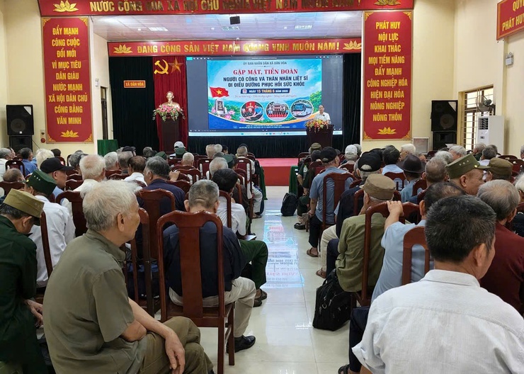 DÂN HÒA TỔ CHỨC ĐƯA ĐÓN 141 NGƯỜI CÓ CÔNG ĐI ĐIỀU DƯỠNG TẬP TRUNG NĂM 2026- Ảnh 1.