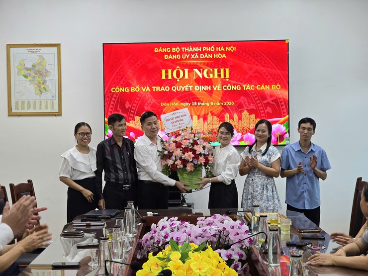 DÂN HOÀ: BỔ NHIỆM CHỨC VỤ PHÓ CHÁNH VĂN PHÒNG ĐẢNG ỦY XÃ- Ảnh 4.