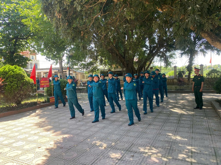 Ban Chỉ huy quân sự xã Phú Nghĩa hoàn thành nhiệm vụ huấn luyện dân quân năm 2026- Ảnh 1.