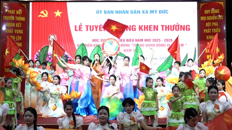 Mỹ Đức tuyên dương khen thưởng học sinh giỏi tiêu biểu năm học 2025 - 2026- Ảnh 1.